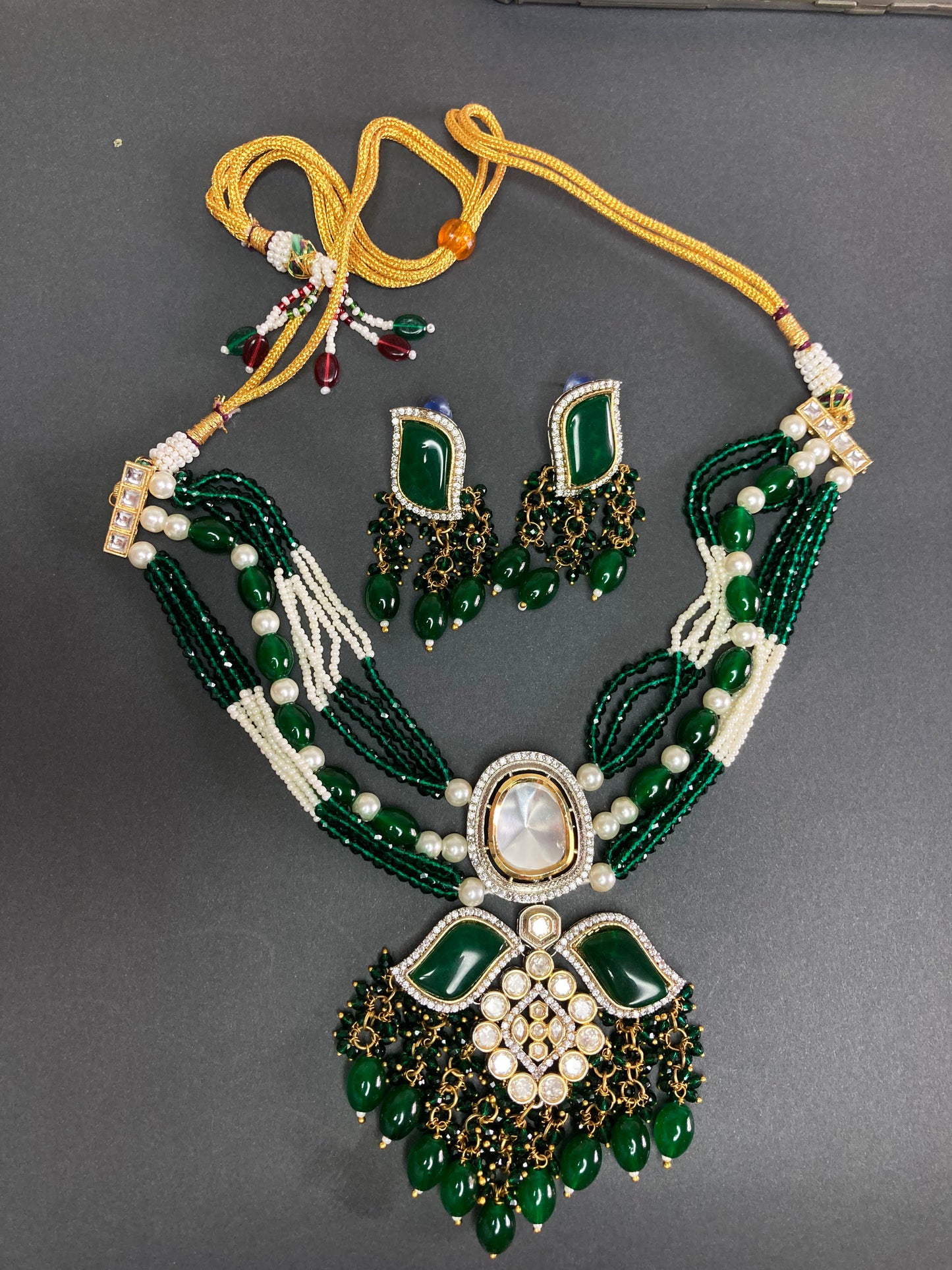 Emerald Promita Jewellery Set