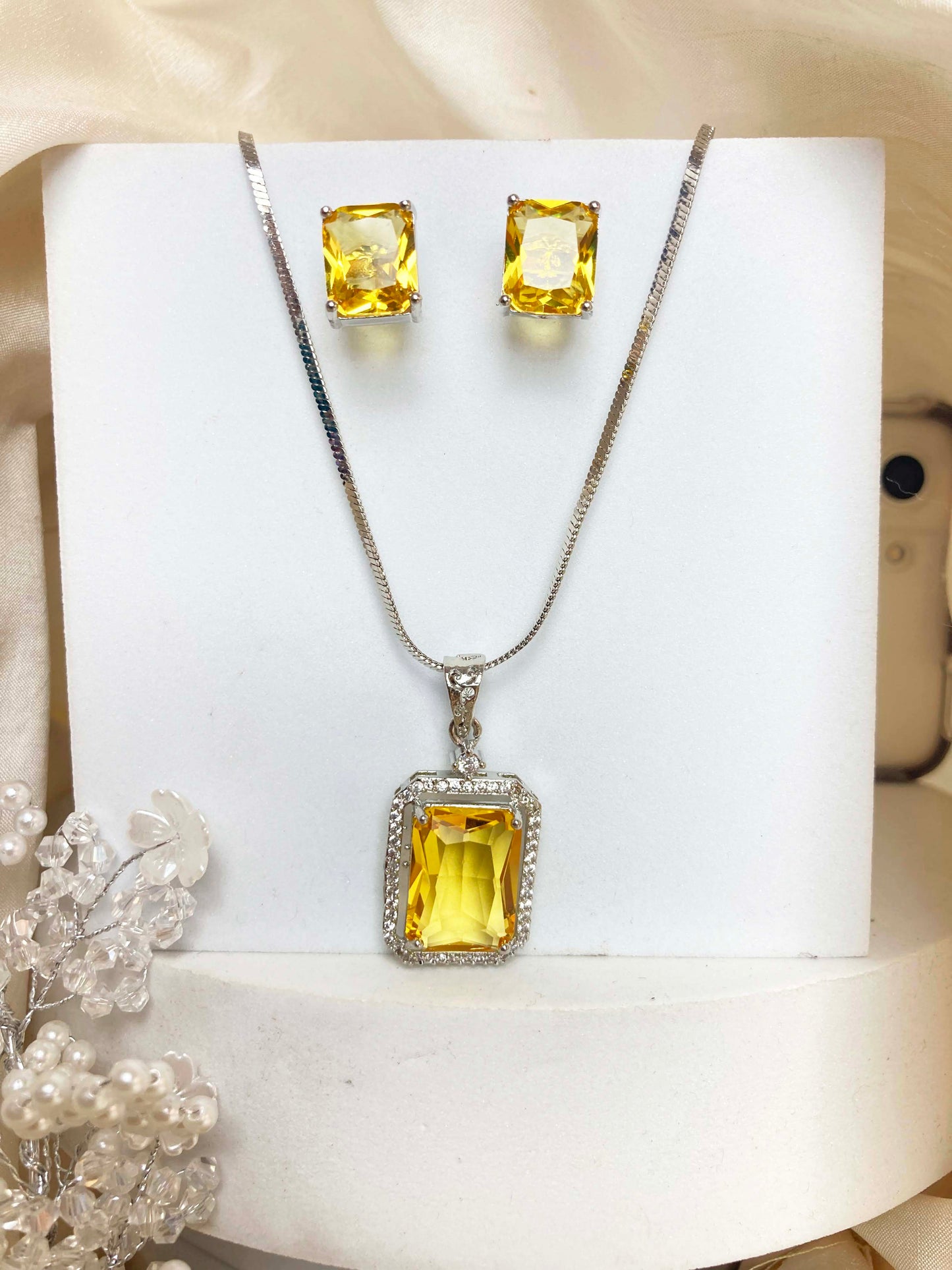 Yellow Kyra Pendent Set