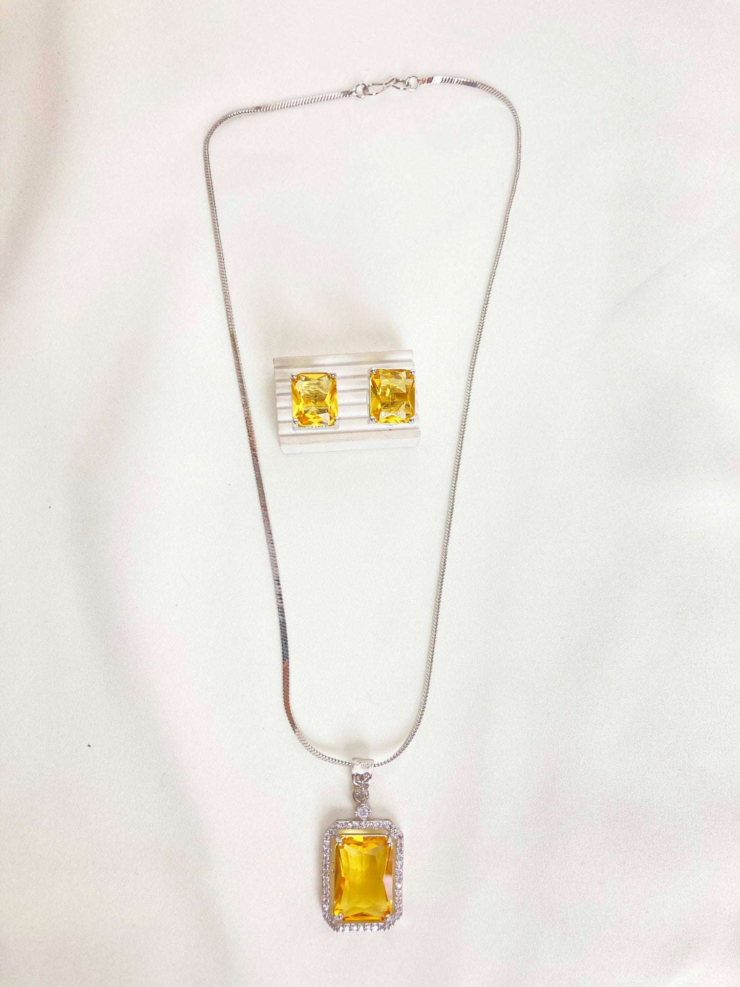 Yellow Kyra Pendent Set