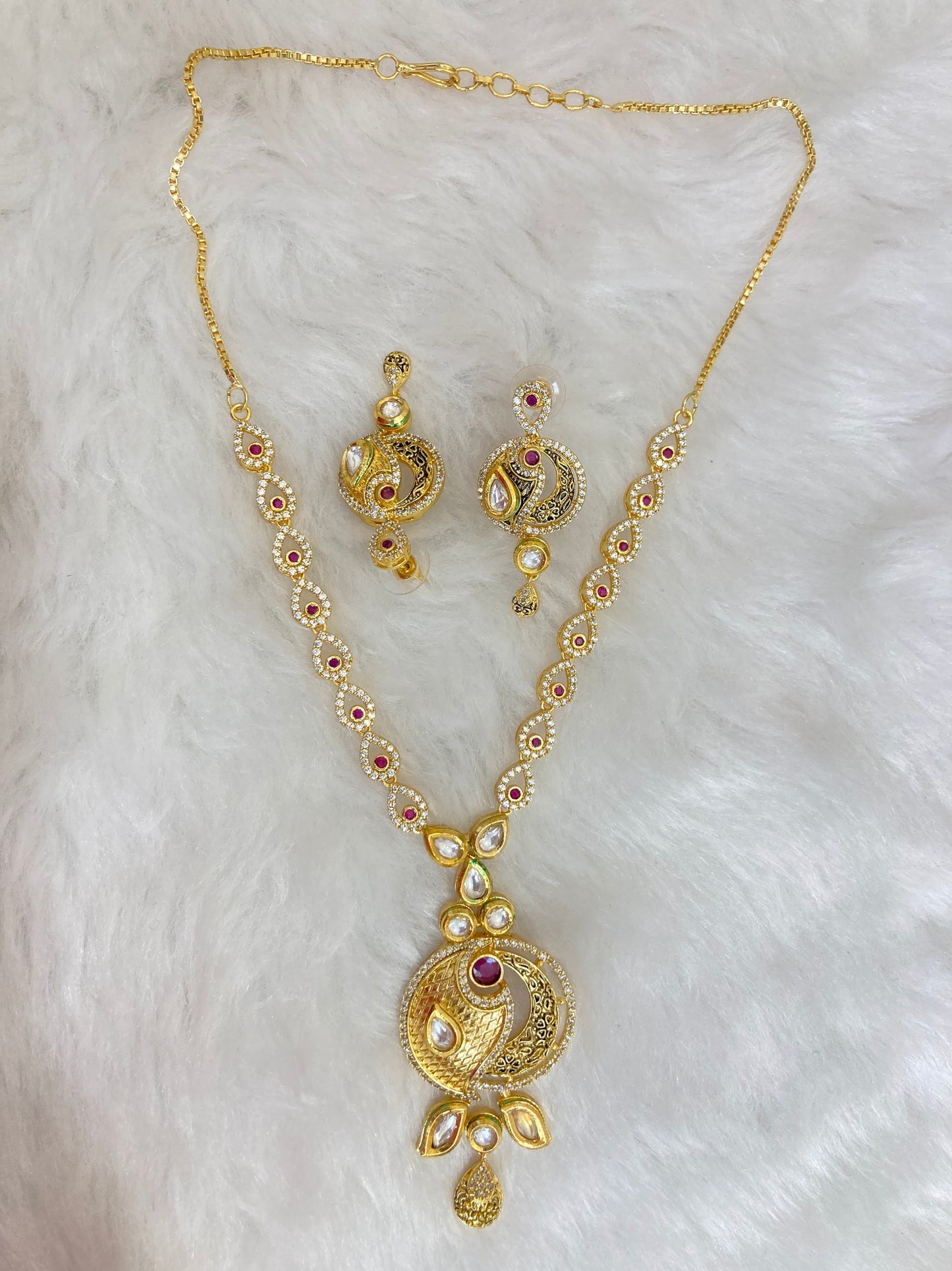 Ashwini Diamond Necklace Set