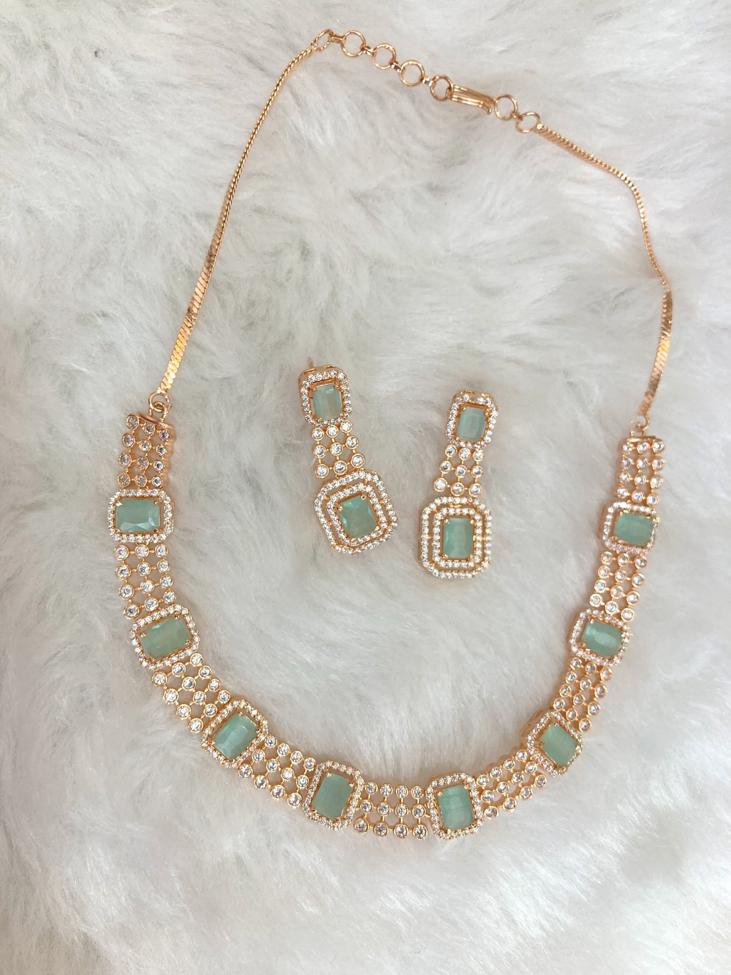 Mint Trisha Diamond Necklace Set