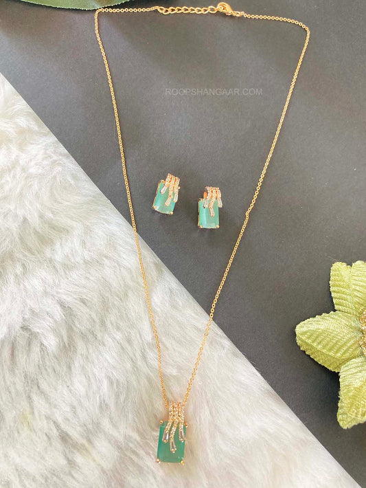 Cyan Kavya Pendent Set