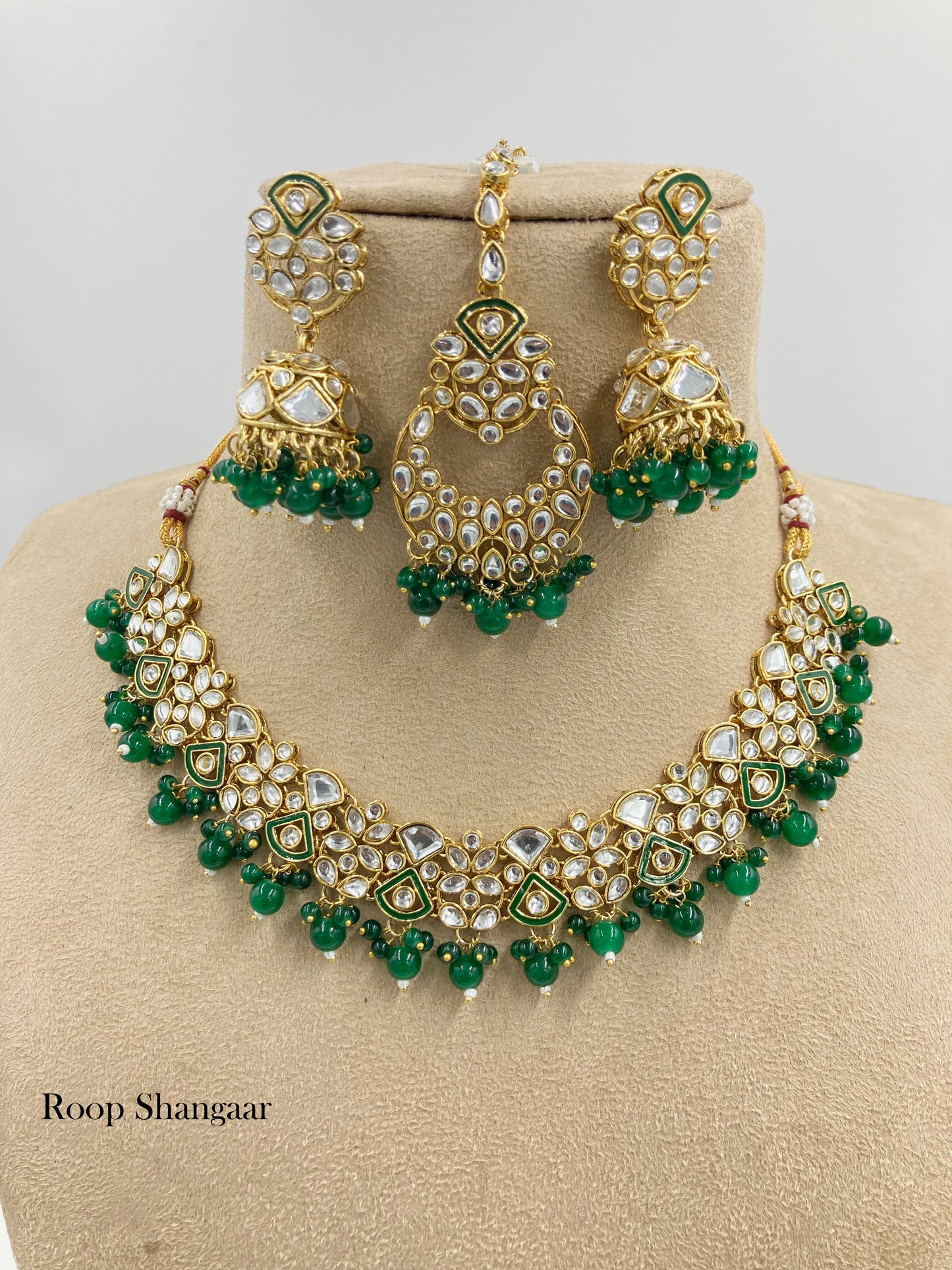 Emerald Aruna Jewellery Set