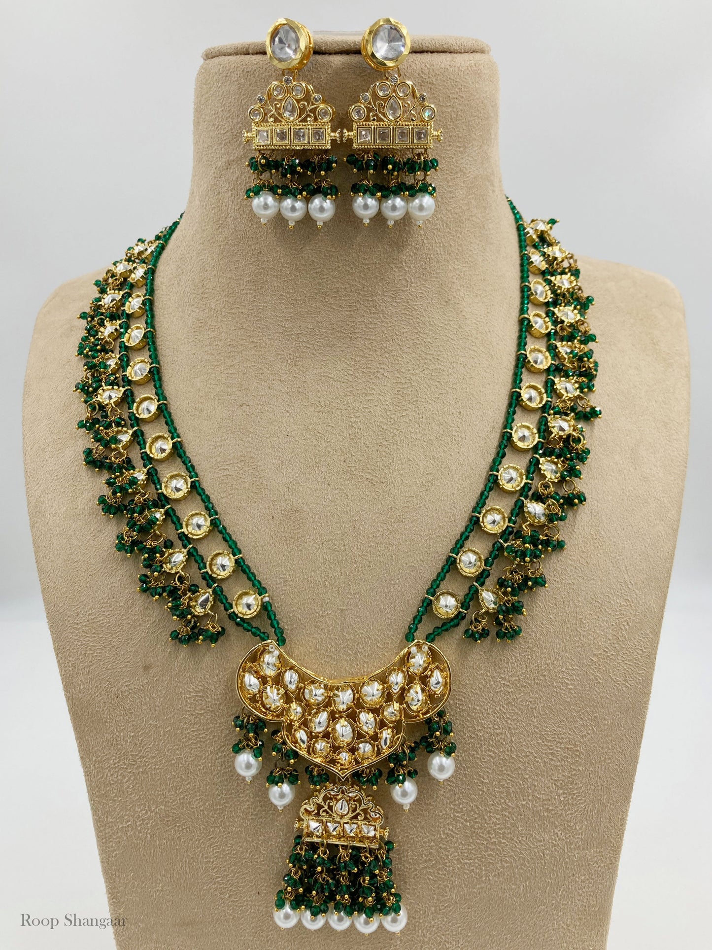 Emerald Priyalata Jewellery Set