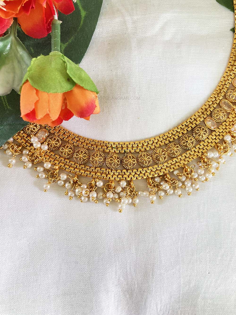 Golden Shivani Jewellery Set