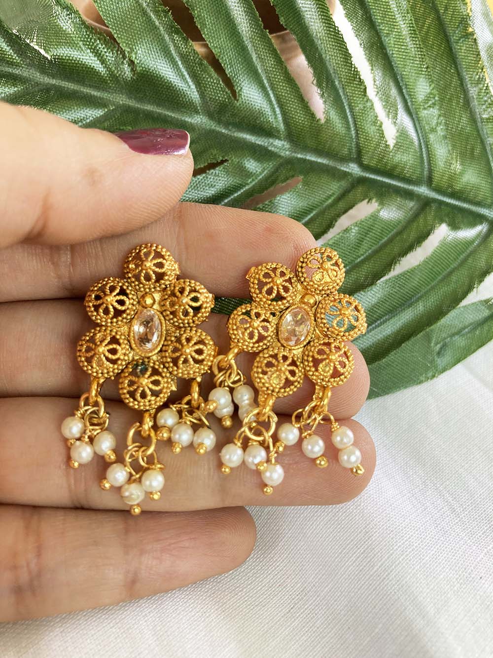 Golden Shivani Jewellery Set